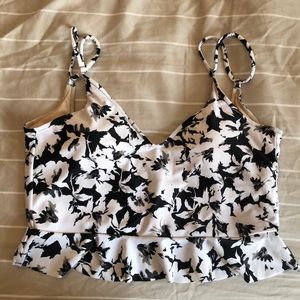 Kortni Jeane Black and White Scoop Neck Swim Top L